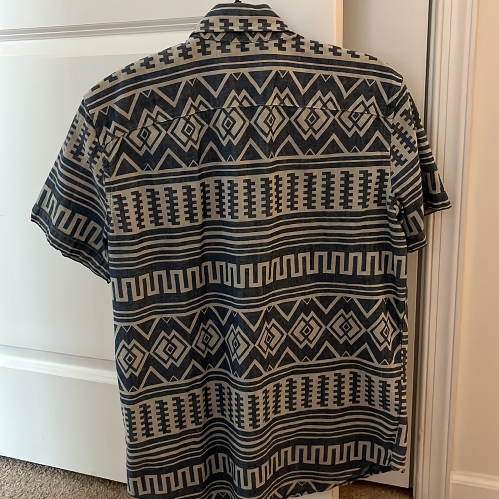 Aztec Shirt - Picture 3 of 3
